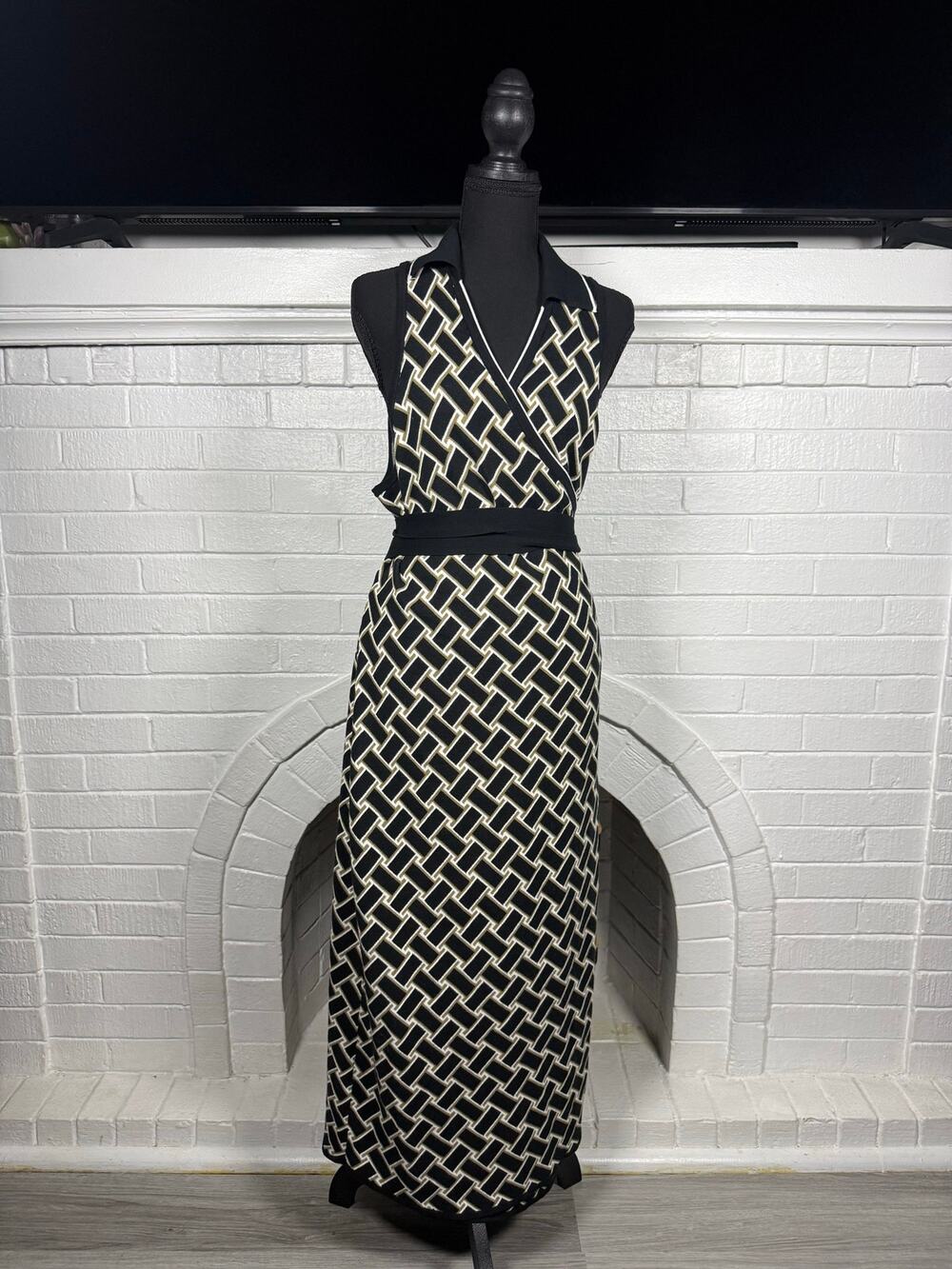 Diane von Furstenberg for Target- Collared Sleeveless Vintage Weave Sweaterknit